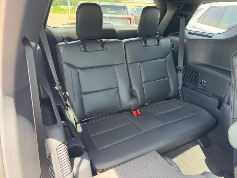 Ford Explorer Vehicle Image 07