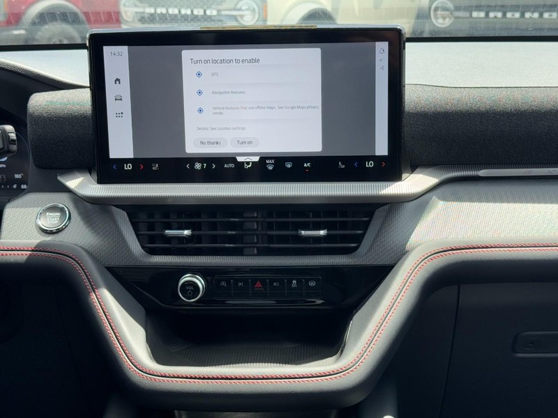 Ford Explorer Vehicle Image 10