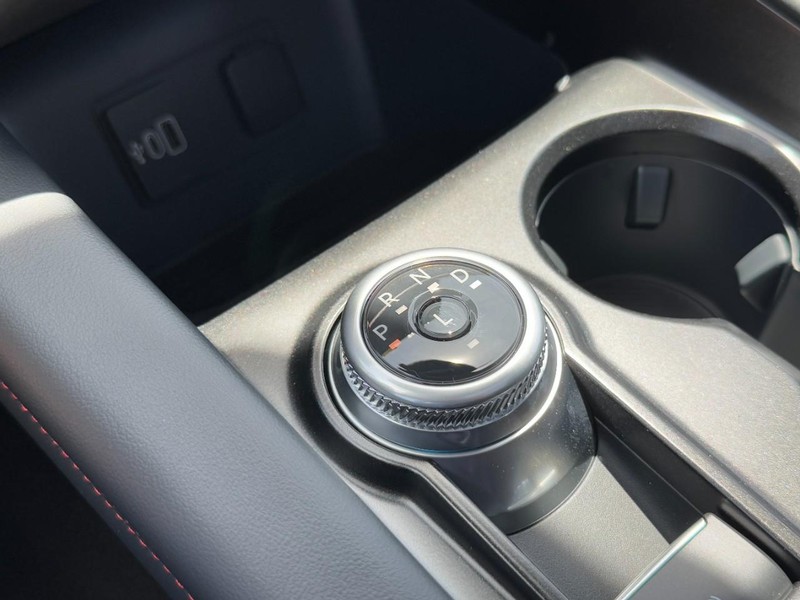 Ford Explorer Vehicle Image 15