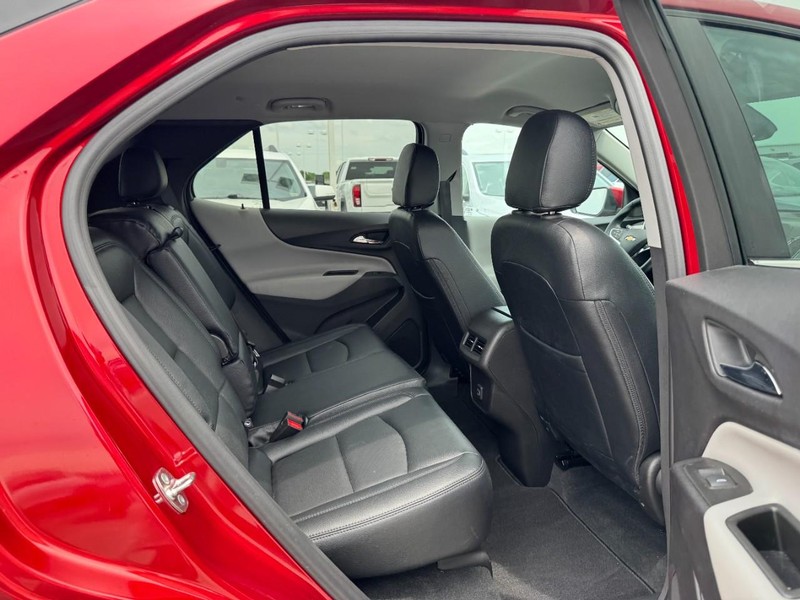 Chevrolet Equinox Vehicle Full-screen Gallery Image 10