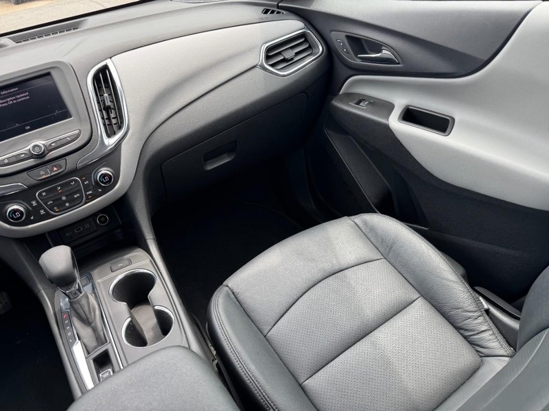 Chevrolet Equinox Vehicle Full-screen Gallery Image 15