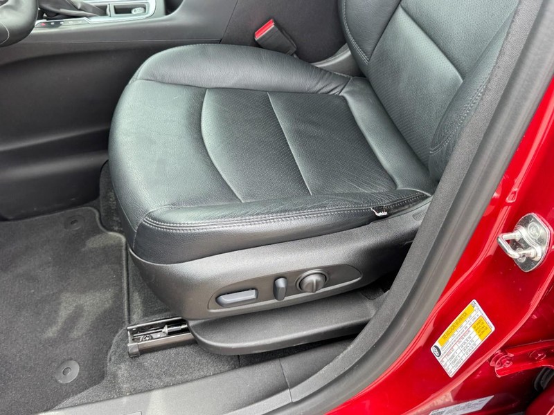 Chevrolet Equinox Vehicle Full-screen Gallery Image 22