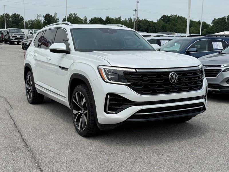 Volkswagen Atlas Vehicle Full-screen Gallery Image 02
