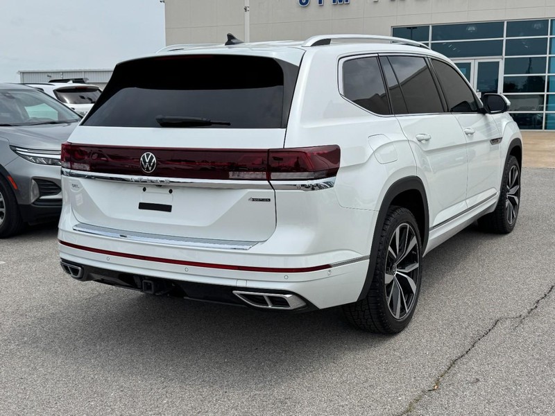 Volkswagen Atlas Vehicle Full-screen Gallery Image 03