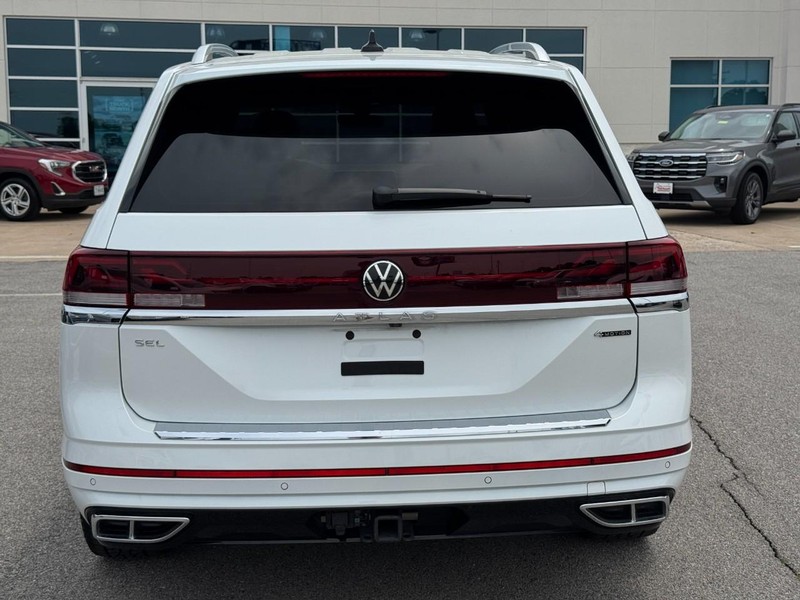 Volkswagen Atlas Vehicle Full-screen Gallery Image 04