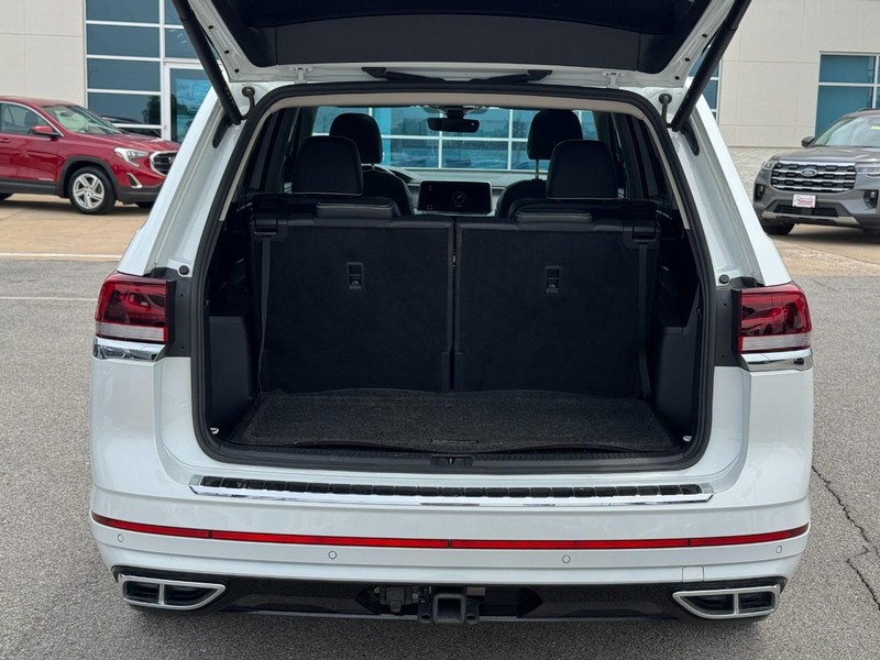 Volkswagen Atlas Vehicle Full-screen Gallery Image 05