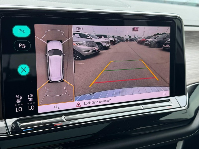 Volkswagen Atlas Vehicle Full-screen Gallery Image 22