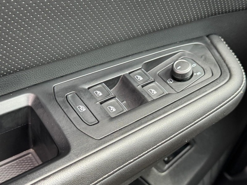 Volkswagen Atlas Vehicle Full-screen Gallery Image 23