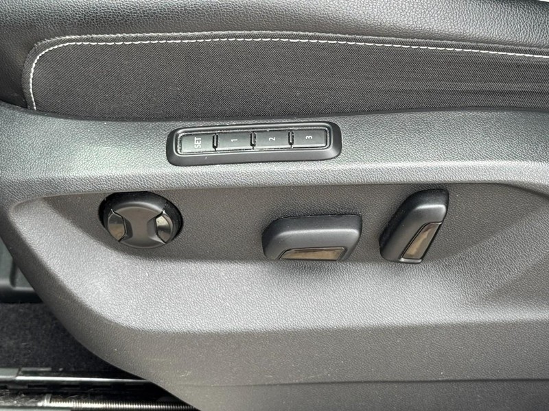 Volkswagen Atlas Vehicle Full-screen Gallery Image 24