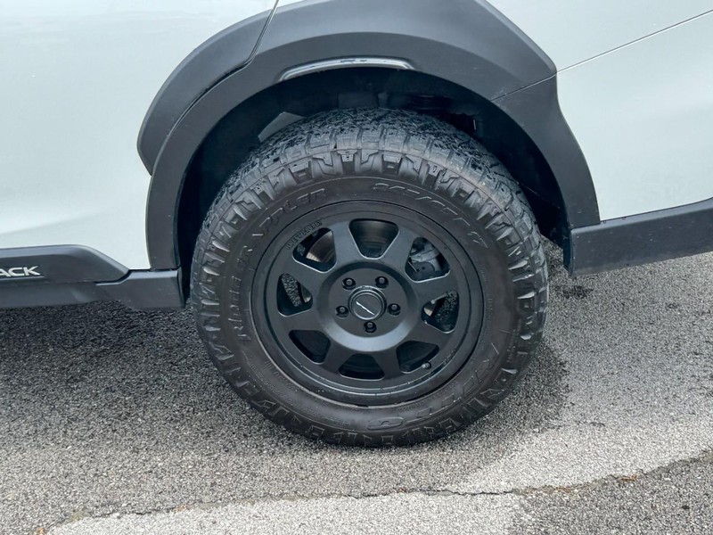 Subaru Outback Vehicle Full-screen Gallery Image 07