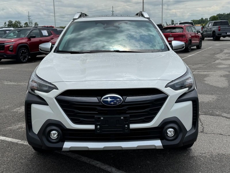 Subaru Outback Vehicle Full-screen Gallery Image 09