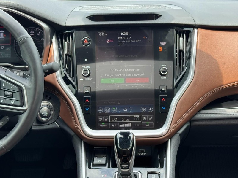 Subaru Outback Vehicle Full-screen Gallery Image 13