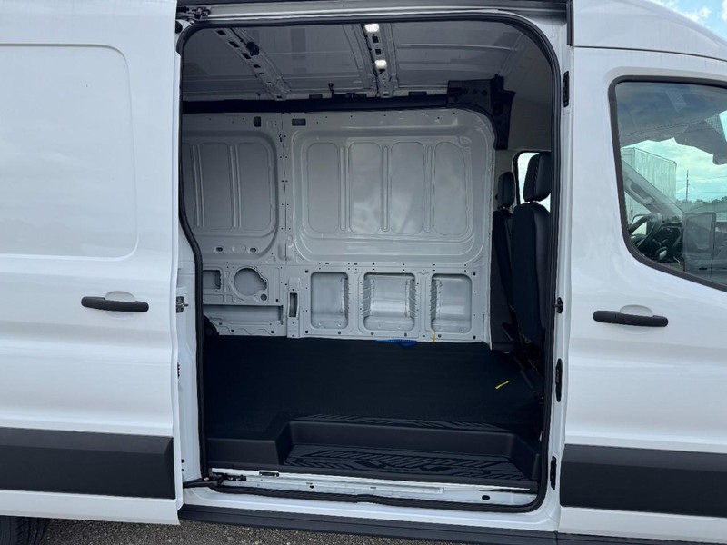 Ford Transit Cargo Van Vehicle Full-screen Gallery Image 5