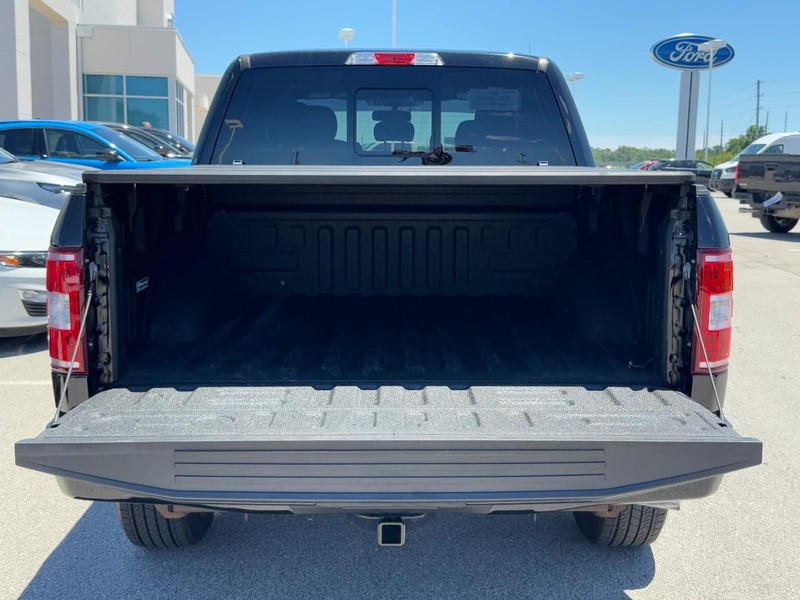Ford F-150 Vehicle Full-screen Gallery Image 5