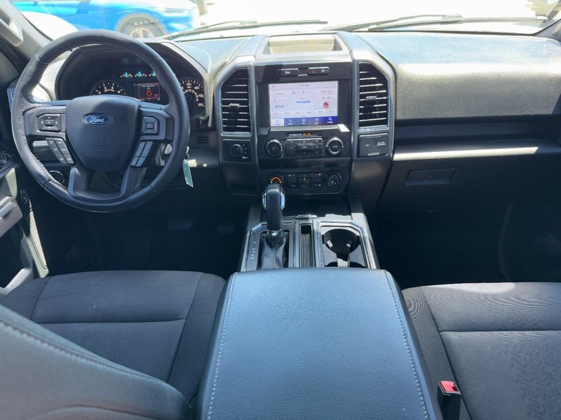 Ford F-150 Vehicle Full-screen Gallery Image 11
