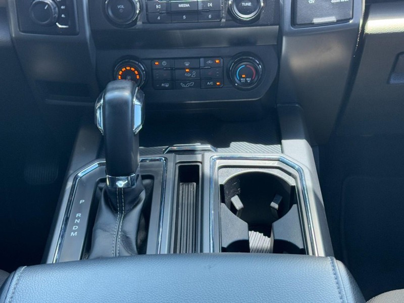 Ford F-150 Vehicle Full-screen Gallery Image 14