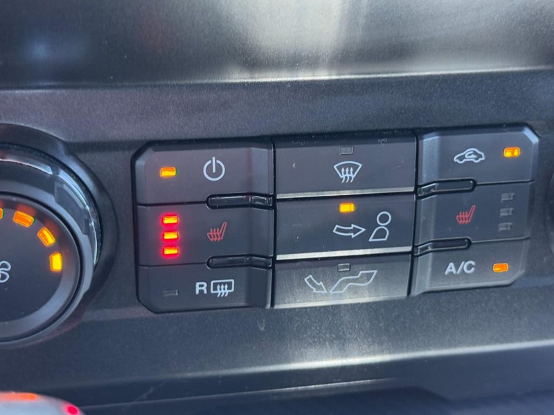 Ford F-150 Vehicle Full-screen Gallery Image 19