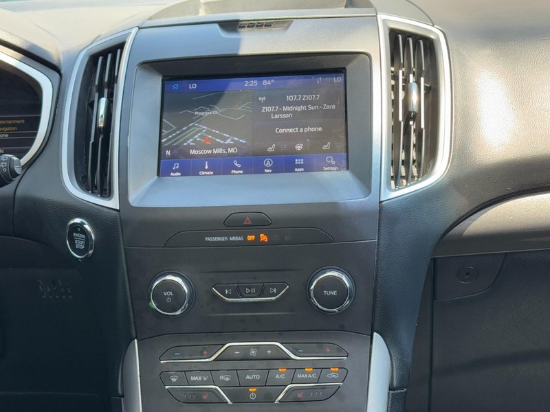 Ford Edge Vehicle Full-screen Gallery Image 13