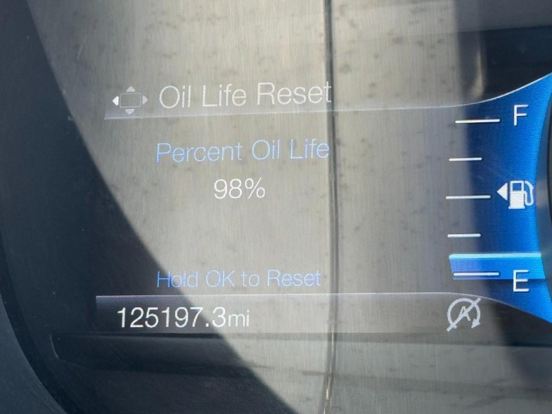 Ford Edge Vehicle Full-screen Gallery Image 18