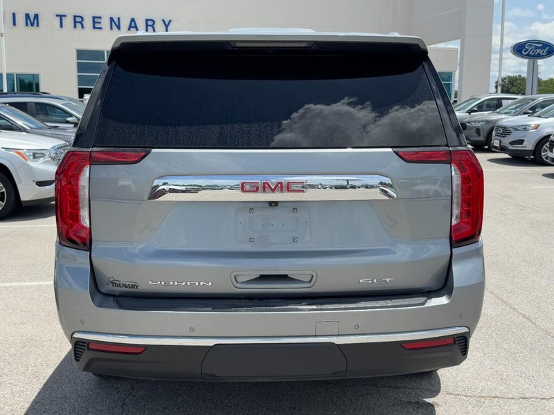 GMC Yukon XL Vehicle Image 04