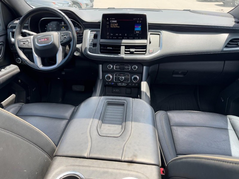 GMC Yukon XL Vehicle Image 12