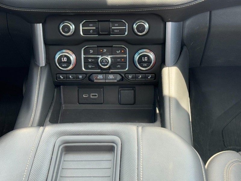 GMC Yukon XL Vehicle Image 15