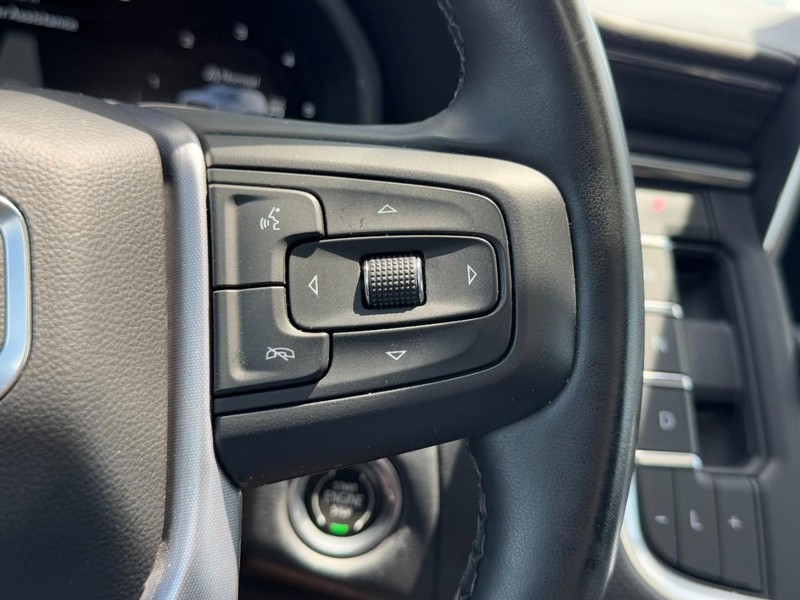 GMC Yukon XL Vehicle Image 18
