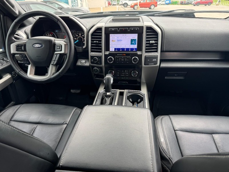 Ford F-150 Vehicle Full-screen Gallery Image 11