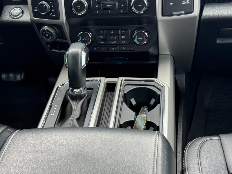 Ford F-150 Vehicle Full-screen Gallery Image 14