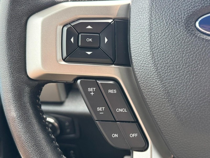 Ford F-150 Vehicle Full-screen Gallery Image 17