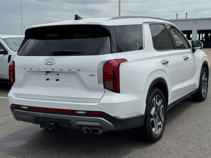 Hyundai Palisade Vehicle Full-screen Gallery Image 3
