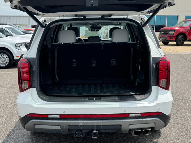 Hyundai Palisade Vehicle Full-screen Gallery Image 5