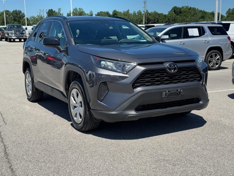 Toyota RAV4 Vehicle Full-screen Gallery Image 02