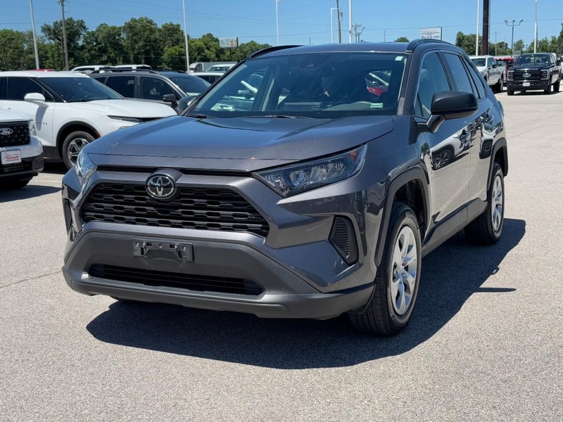 Toyota RAV4 Vehicle Full-screen Gallery Image 08