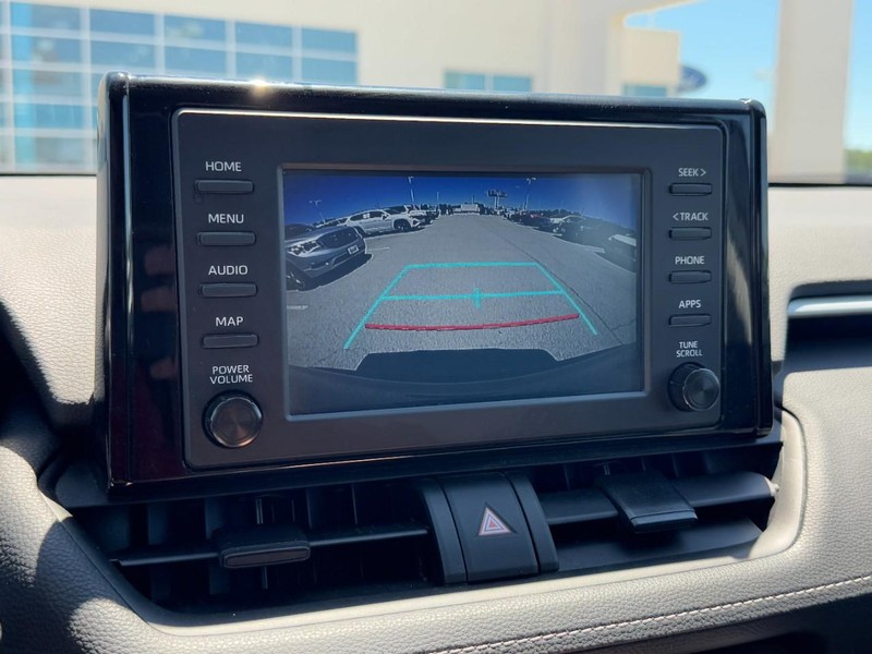 Toyota RAV4 Vehicle Full-screen Gallery Image 20