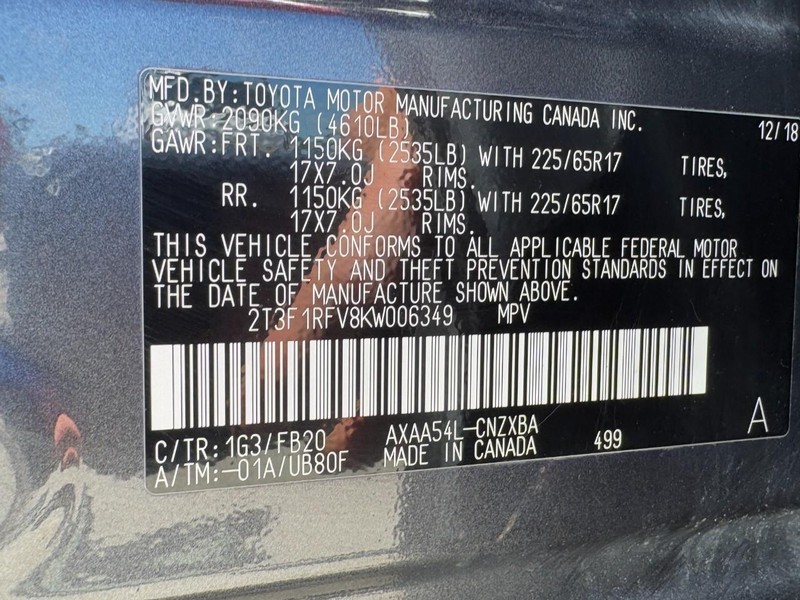 Toyota RAV4 Vehicle Full-screen Gallery Image 23