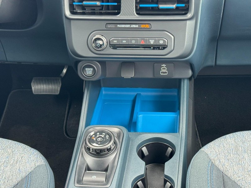 Ford Maverick Vehicle Full-screen Gallery Image 9