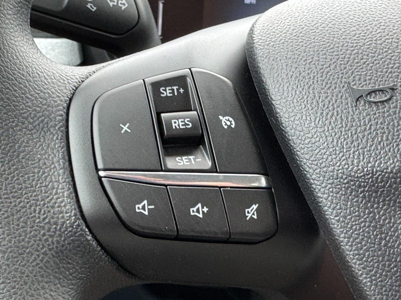 Ford Maverick Vehicle Full-screen Gallery Image 10