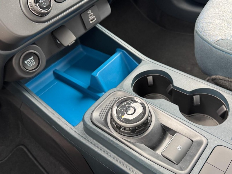 Ford Maverick Vehicle Full-screen Gallery Image 12