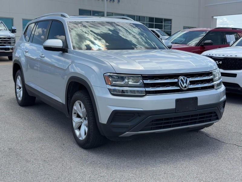 Volkswagen Atlas Vehicle Full-screen Gallery Image 02