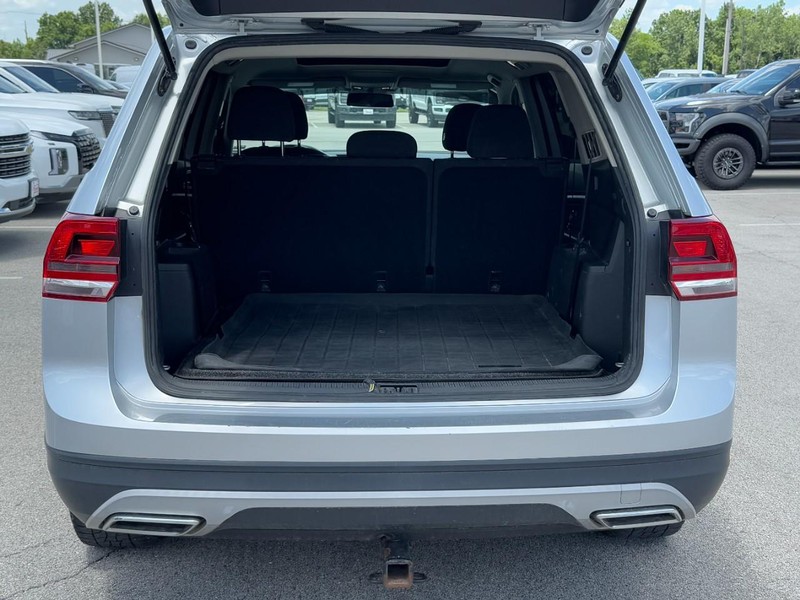 Volkswagen Atlas Vehicle Full-screen Gallery Image 03