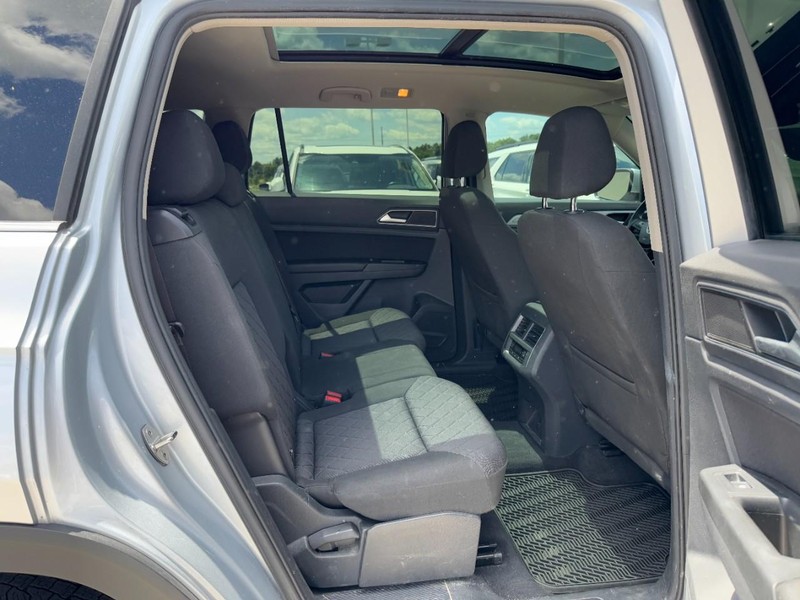 Volkswagen Atlas Vehicle Full-screen Gallery Image 07