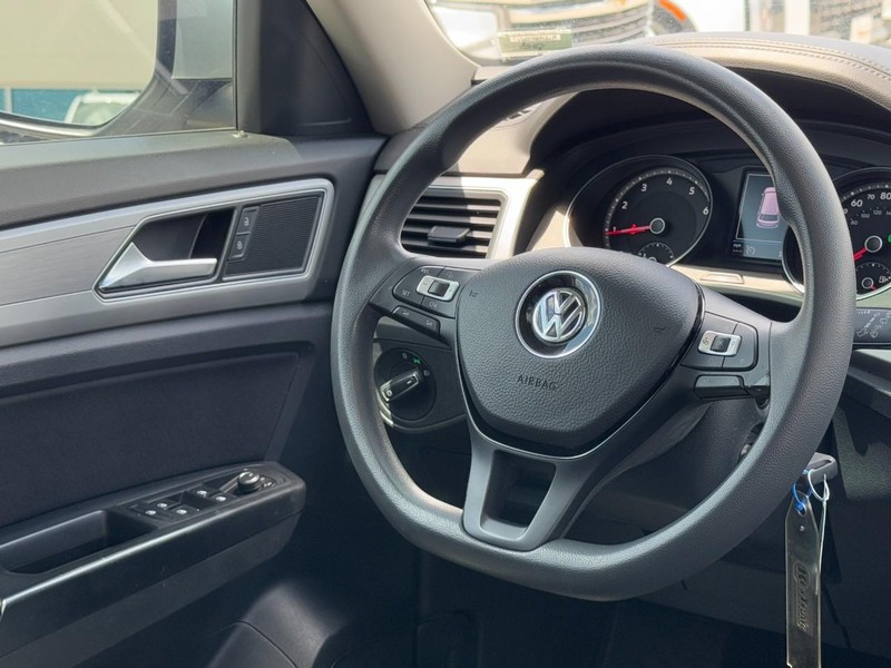 Volkswagen Atlas Vehicle Full-screen Gallery Image 09