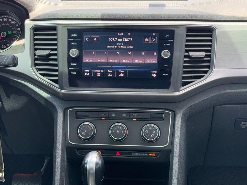 Volkswagen Atlas Vehicle Full-screen Gallery Image 10