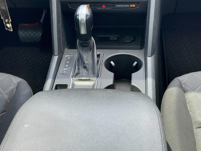 Volkswagen Atlas Vehicle Full-screen Gallery Image 11