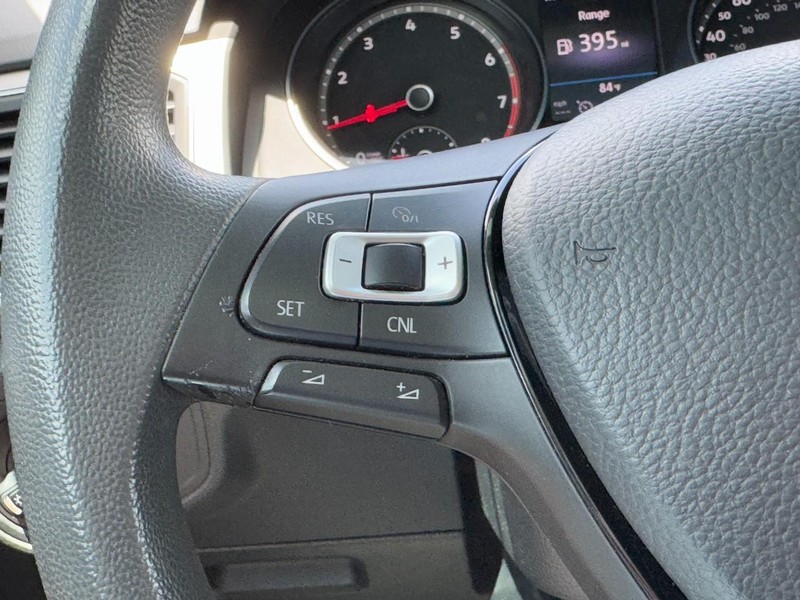 Volkswagen Atlas Vehicle Full-screen Gallery Image 13