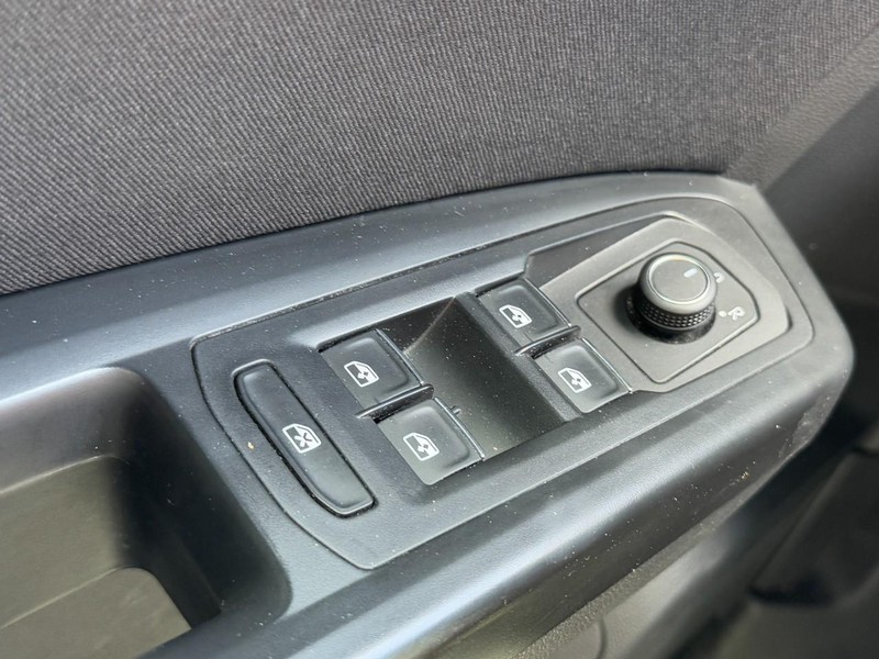 Volkswagen Atlas Vehicle Full-screen Gallery Image 17