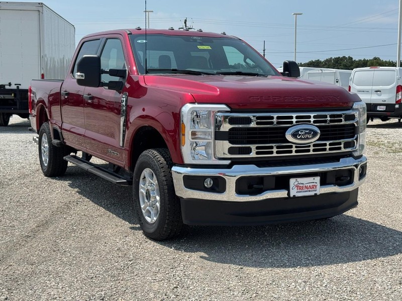 Ford Super Duty F-250 SRW Vehicle Image 02