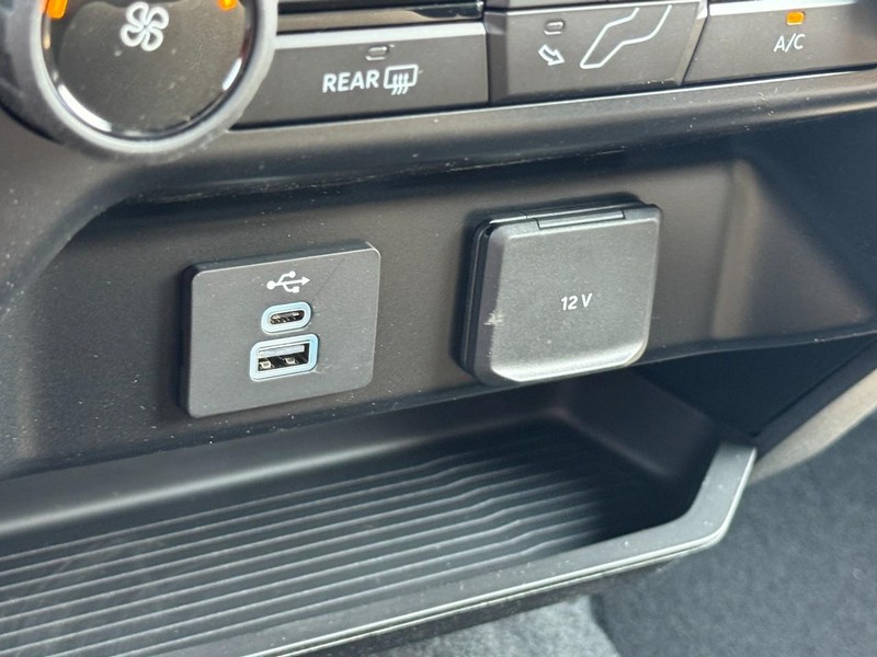 Ford Super Duty F-250 SRW Vehicle Image 12