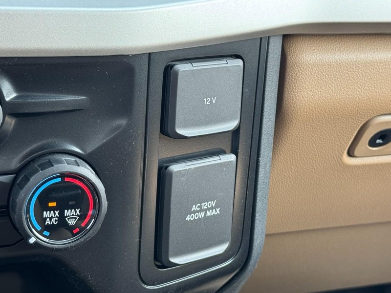 Ford Super Duty F-250 SRW Vehicle Image 13